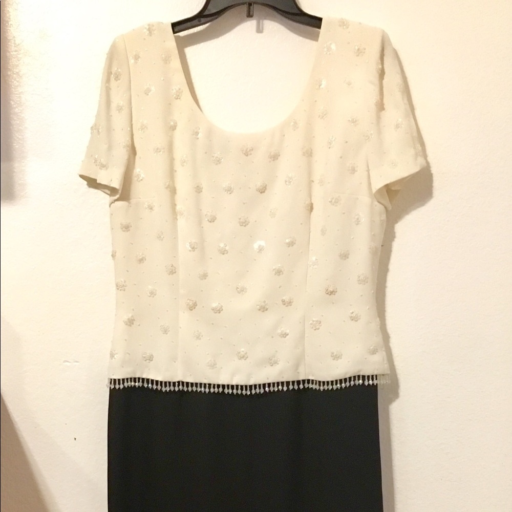 Donna Morgan Cream/Black Lined Dress